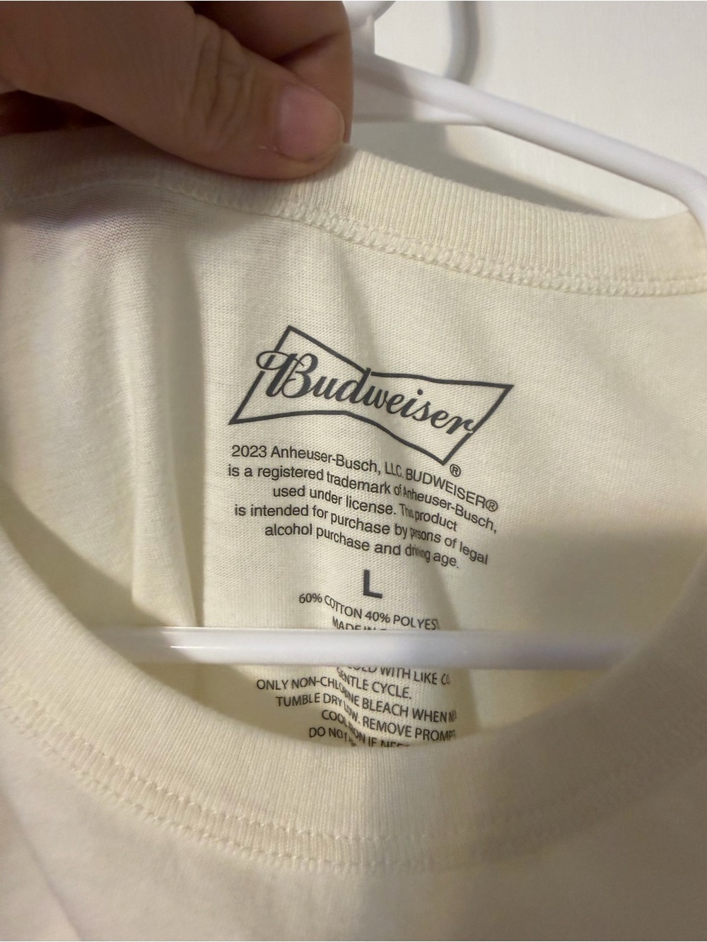Budweiser Cream Tee with Red and Blue Label Graphic - Picture 3 of 4
